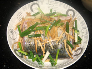 头菜蒸鲩鱼的做法步骤：3
