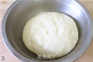 【椰浆烤肠香菇披萨】浓郁的椰浆披萨酱的做法步骤：3