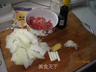 冬瓜汆丸子的做法步骤：1