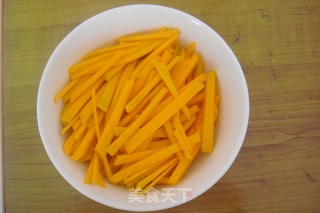 女儿的最爱----肉末炒南瓜的做法步骤：2