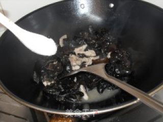 黑木耳炒肉丝的做法步骤：7