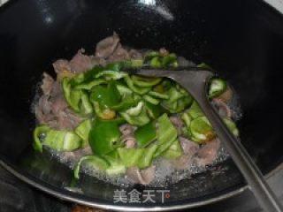 青椒炒鸭胗的做法步骤：5