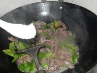 青椒炒鸭胗的做法步骤：6