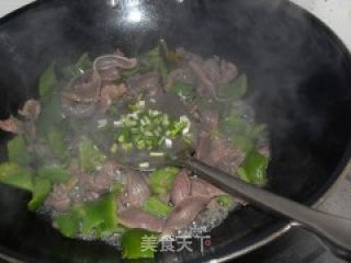 青椒炒鸭胗的做法步骤：7