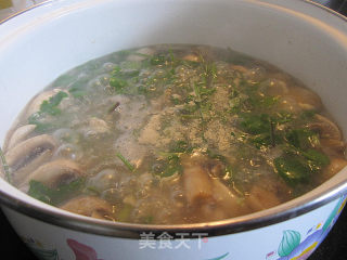 香菜牛肉蘑菇羹的做法步骤：10