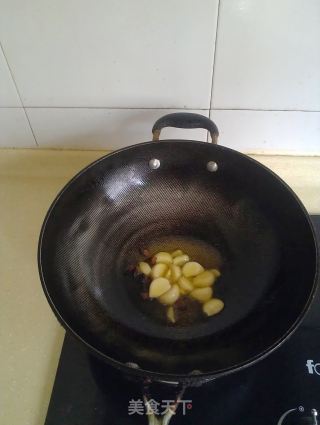 土豆烧五花肉的做法步骤：6