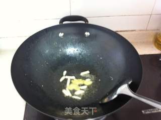 番茄土豆焖鸡翼的做法步骤：3
