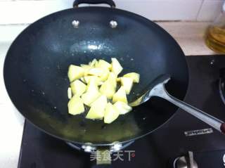番茄土豆焖鸡翼的做法步骤：4