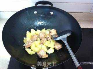 番茄土豆焖鸡翼的做法步骤：5