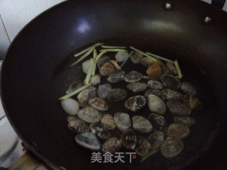 蛤蜊炖蛋的做法步骤：3