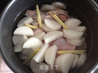 萝卜大骨汤的做法步骤：4