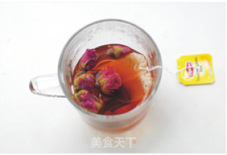 【玫瑰奶茶】自制放心甜蜜饮品的做法步骤：3