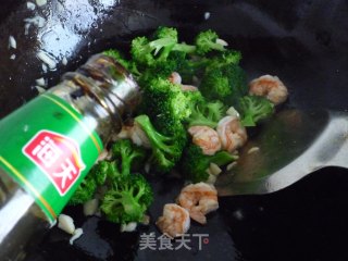 碧绿虾球的做法步骤：10