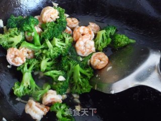 碧绿虾球的做法步骤：11