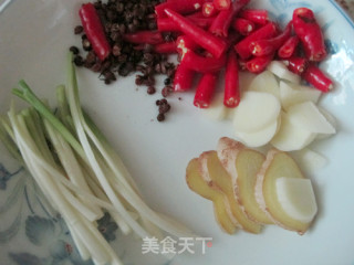 素菜也够味：让你享受大块“吃肉”感觉的番茄烧豆腐的做法步骤：2