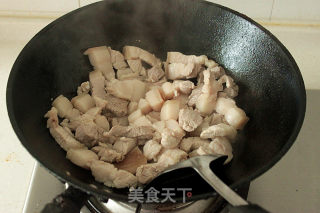猪肉炖粉条的做法步骤：3