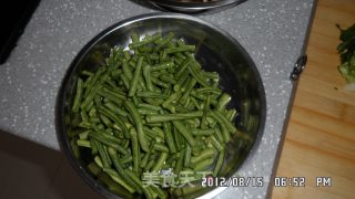 豇豆炖茄子的做法步骤：2