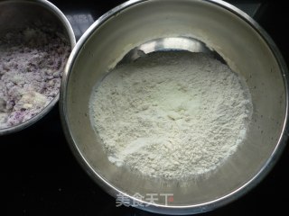 紫薯花馒头的做法步骤：1