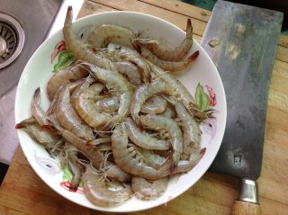 麻辣香虾的做法步骤：1