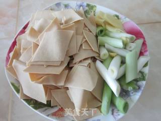 豆皮焖鸡的做法步骤：3