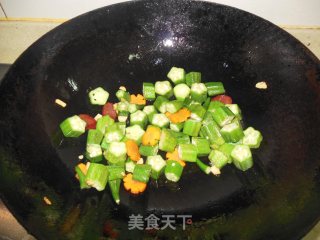 秋葵炒香肠的做法步骤：9