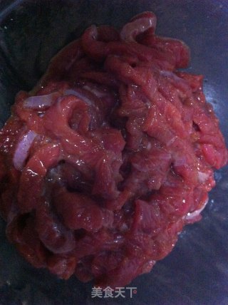 泡椒炒牛肉的做法步骤：3