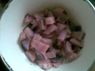 山椒杏菇炒鱼丁的做法步骤：5