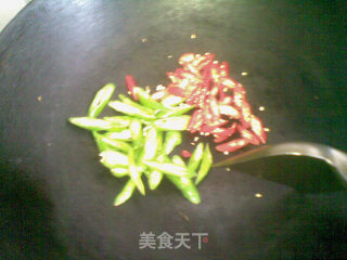 山椒杏菇炒鱼丁的做法步骤：9