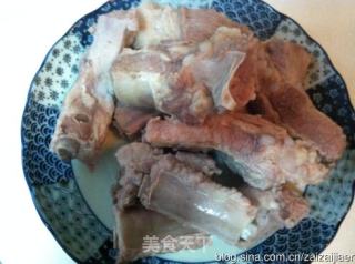 紅麯排骨的做法步骤：3