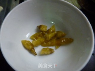 红椒爆山田鸡的做法步骤：6