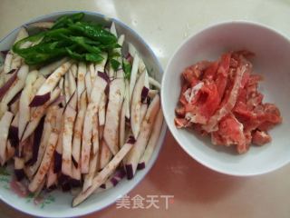 茄子炒肉丝的做法步骤：2