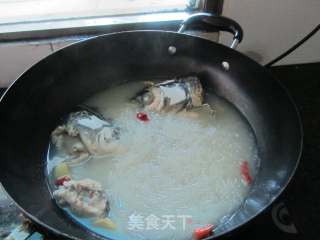 清水粉丝鱼头汤的做法步骤：8