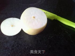 川贝冰糖炖雪梨的做法步骤：2