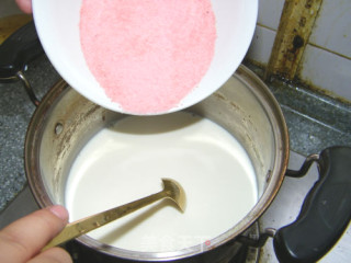 【番茄自制美食】美丽可爱的草莓卡通布丁的做法步骤：3