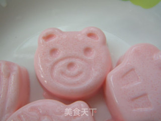 【番茄自制美食】美丽可爱的草莓卡通布丁的做法步骤：8