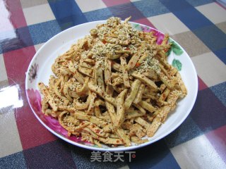 5分钟就能完成的快手菜：气死牛肉干之麻辣豆腐干的做法步骤：9