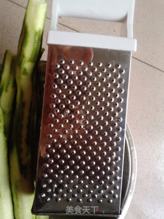 丝瓜饼的做法步骤：2