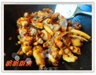 家常美味----香菇红烧鸡块的做法步骤：6