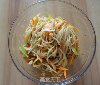 爽口凉拌面的做法步骤：1