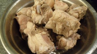 尾骨炖豆角南瓜的做法步骤：3