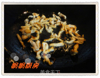 双椒香芹鸡丝！的做法步骤：3
