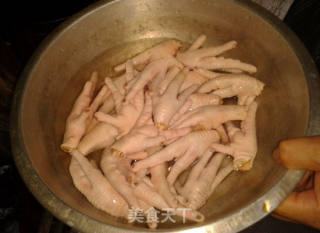 家常烧鸡爪的做法步骤：2