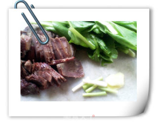 青菜牛肉炖粉条的做法步骤：2