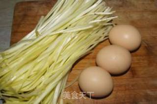 韭黄炒蛋的做法步骤：1
