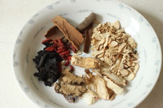 汉方姜母鸭的做法步骤：2