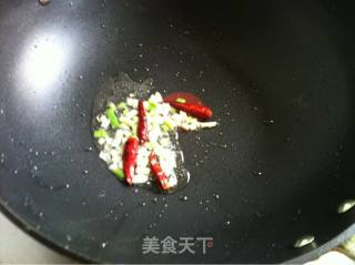 青椒肉丝炒水面筋的做法步骤：4