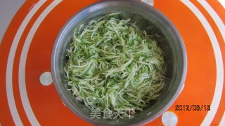 西葫芦素馅蒸饺的做法步骤：6