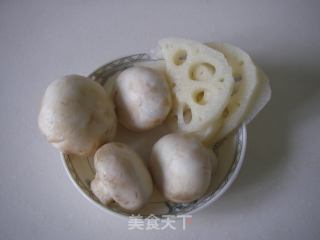 三鲜手擀面的做法步骤：1