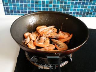青豆黄瓜炒大虾的做法步骤：7