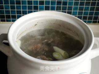 棒骨杂菌汤的做法步骤：4